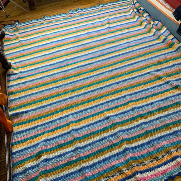 Vintage hand made crochet king size bed cover - Picture 7 of 11